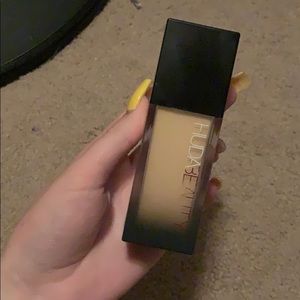 Huda beauty foundation